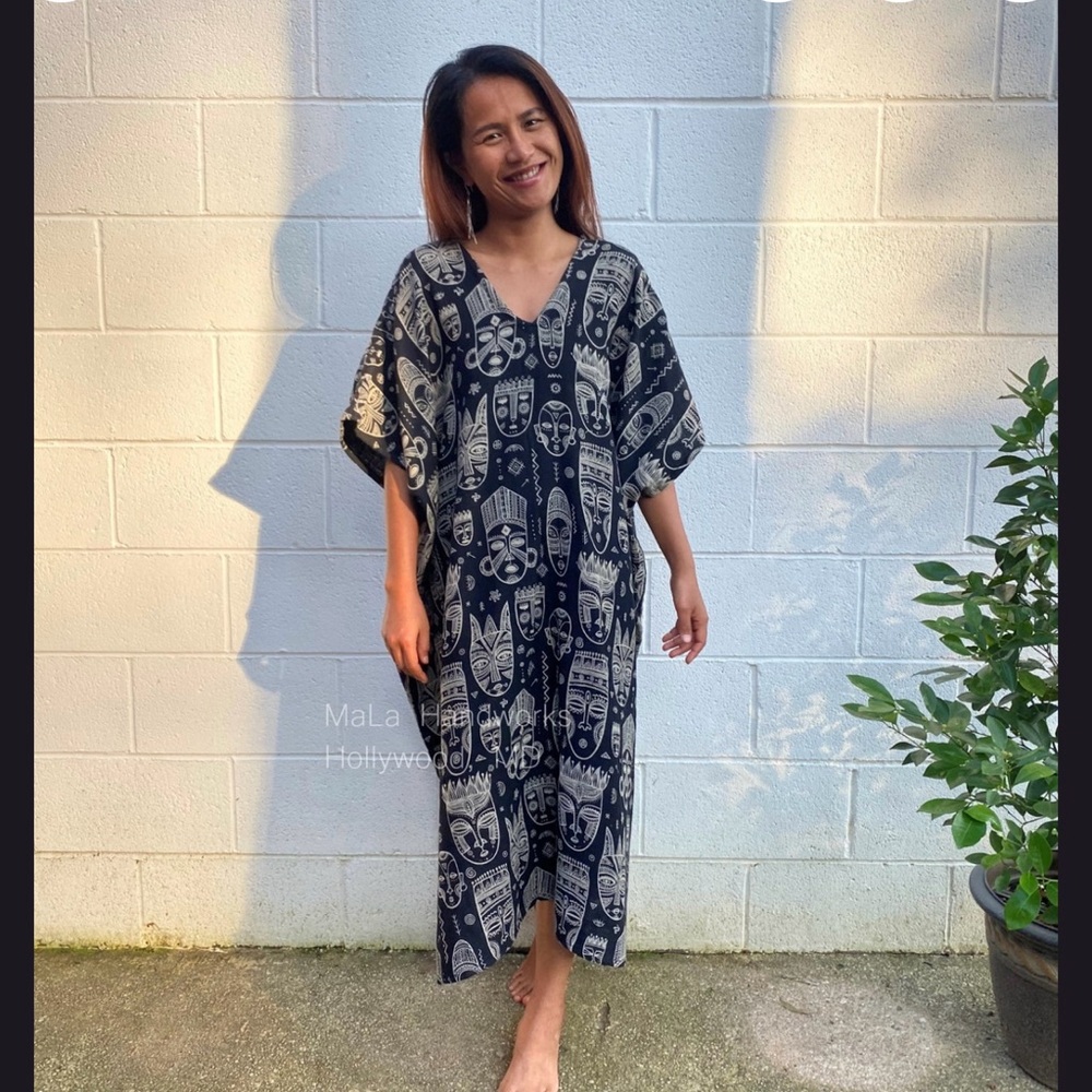 Hand screened African face printed midi double gauze Kaftan.
